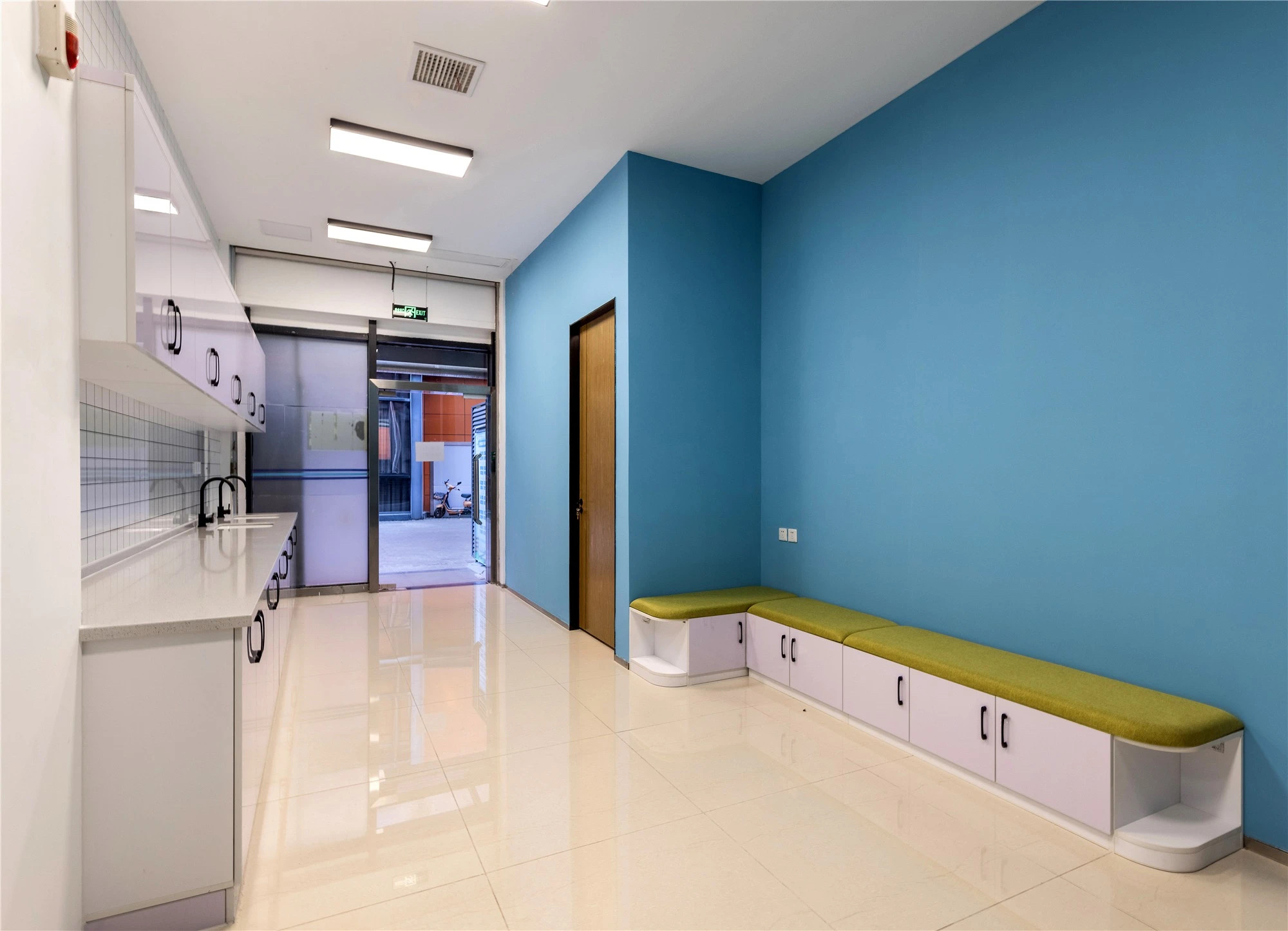 【案例賞析】武漢市車都天然氣營(yíng)業(yè)廳完工實(shí)景展示，開放多元，活力共享！(圖8)