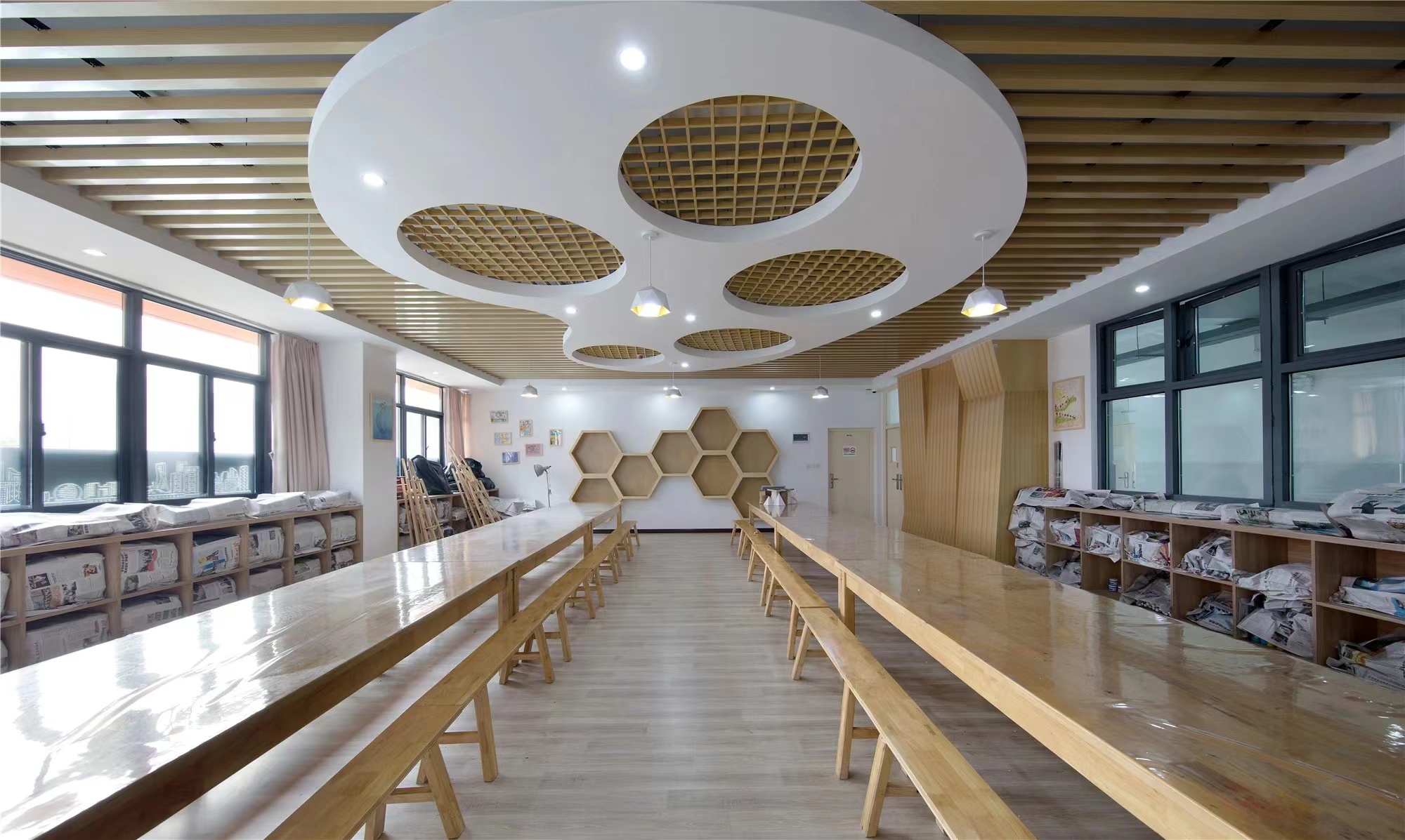 【學(xué)校案例】今泰裝飾在武漢市先后完成了與紅領(lǐng)巾學(xué)校6個(gè)校區(qū)的項(xiàng)目交付!(圖6) 【學(xué)校案例】今泰裝飾在武漢市先后完成了與紅領(lǐng)巾學(xué)校6個(gè)校區(qū)的項(xiàng)目交付!(圖6)