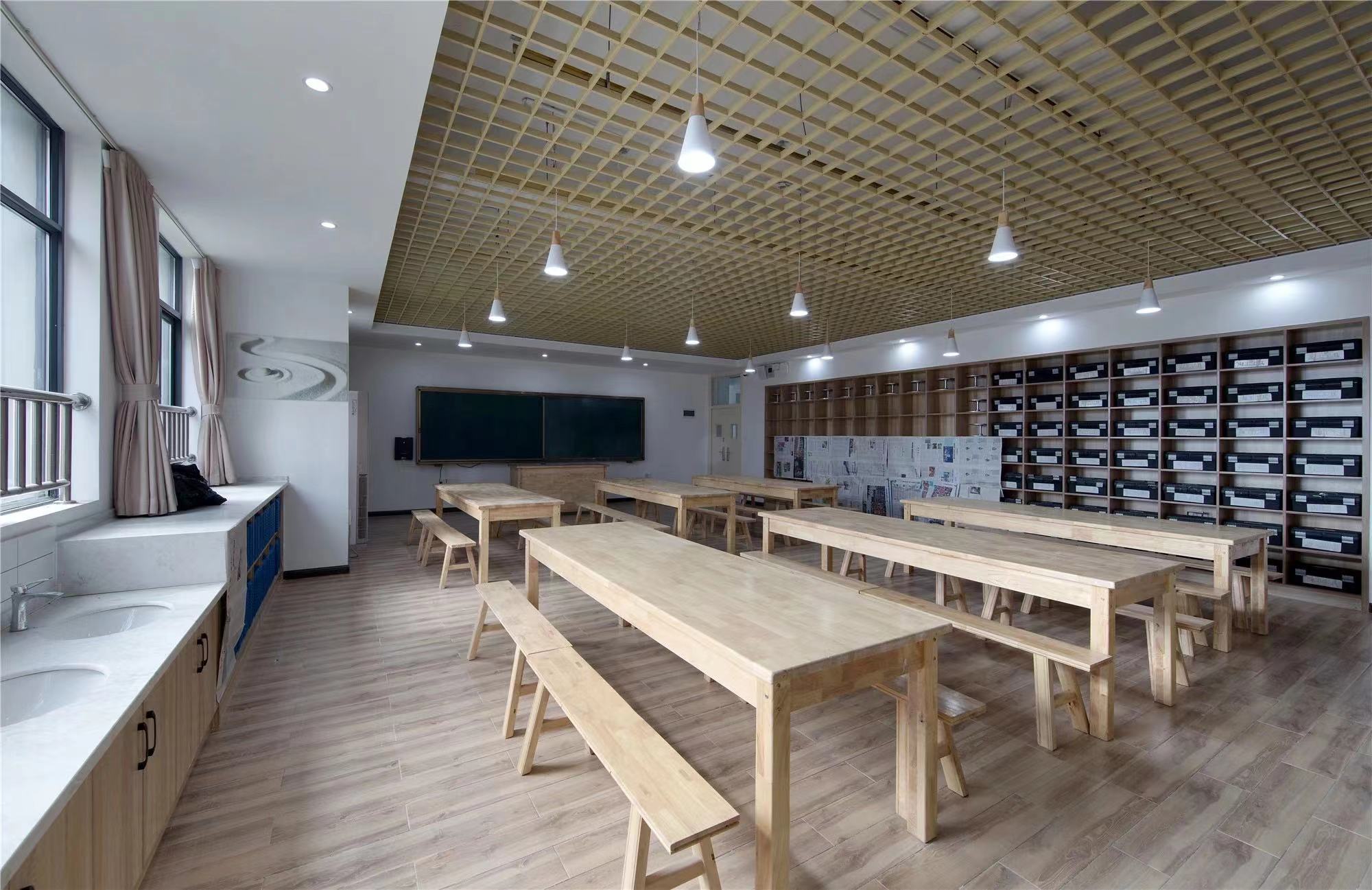 【學(xué)校案例】今泰裝飾在武漢市先后完成了與紅領(lǐng)巾學(xué)校6個(gè)校區(qū)的項(xiàng)目交付!(圖10) 【學(xué)校案例】今泰裝飾在武漢市先后完成了與紅領(lǐng)巾學(xué)校6個(gè)校區(qū)的項(xiàng)目交付!(圖10)