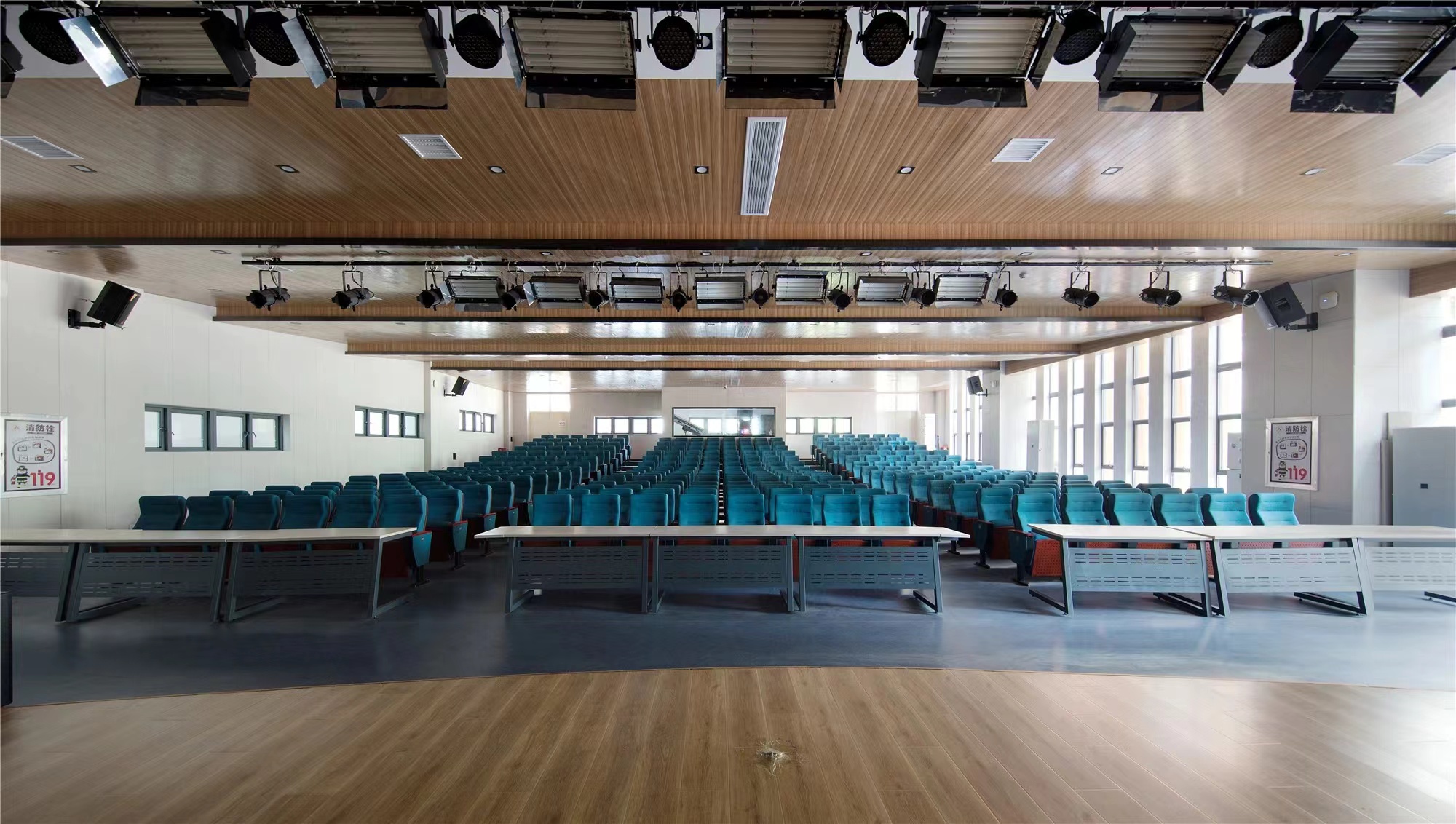 【學(xué)校案例】今泰裝飾在武漢市先后完成了與紅領(lǐng)巾學(xué)校6個(gè)校區(qū)的項(xiàng)目交付!(圖15) 【學(xué)校案例】今泰裝飾在武漢市先后完成了與紅領(lǐng)巾學(xué)校6個(gè)校區(qū)的項(xiàng)目交付!(圖15)