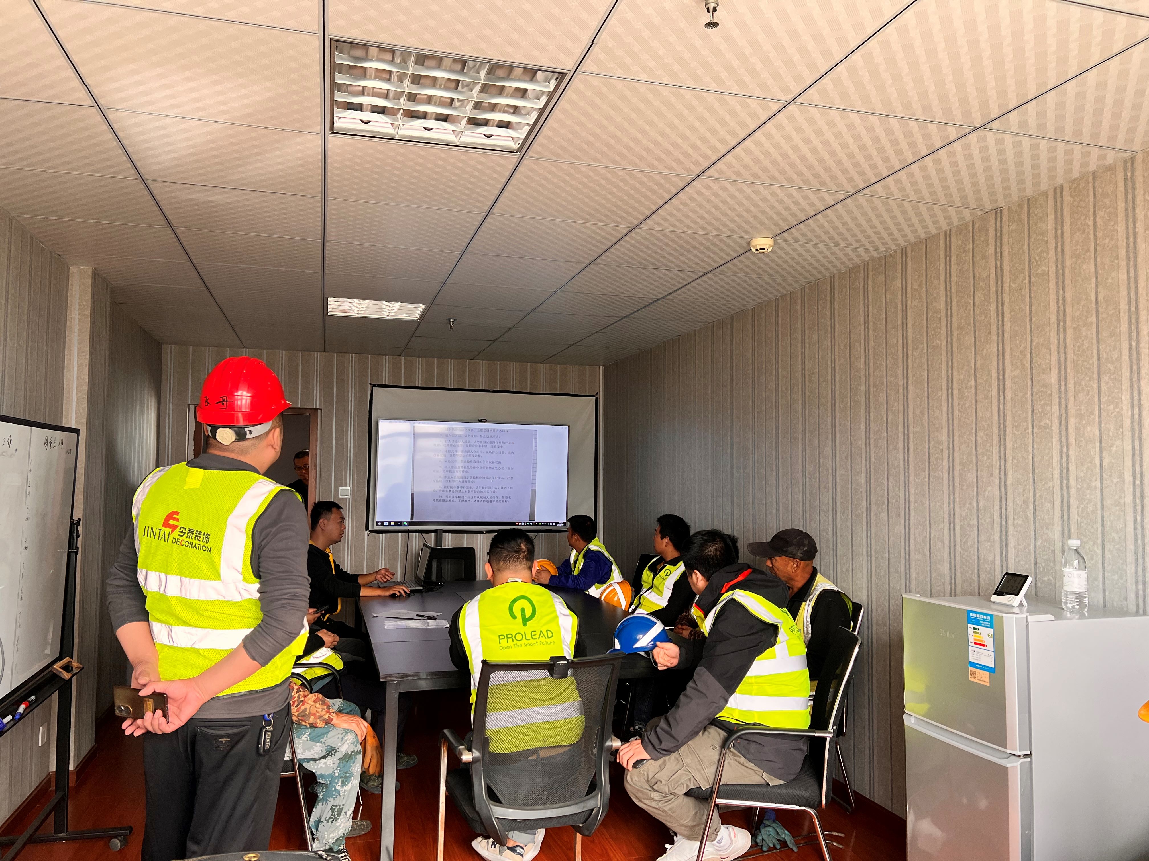 開工大吉!預(yù)祝得物保稅倉辦公室裝修完美交付!(圖5) 19-19.jpg