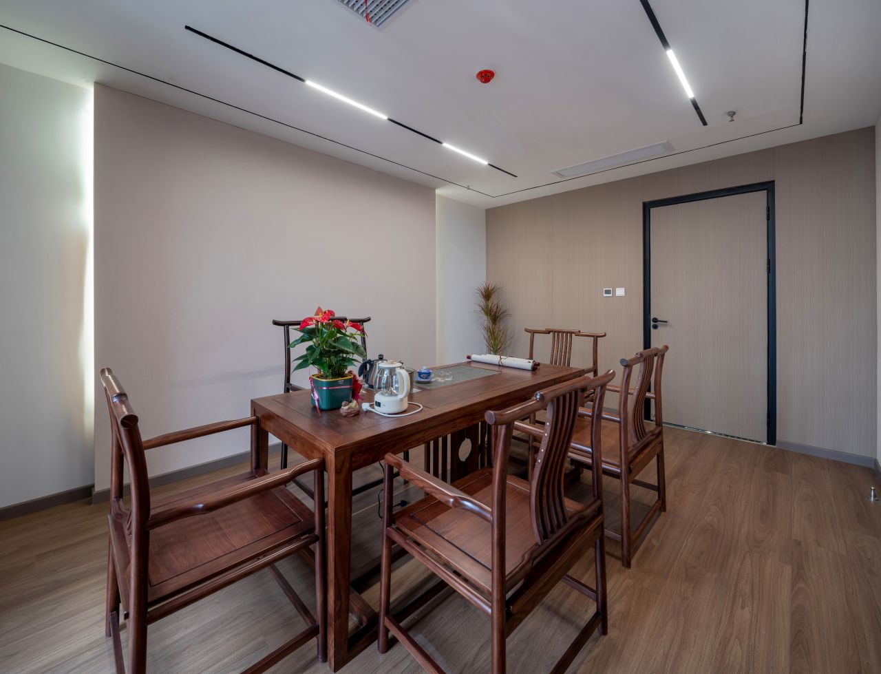 【完工案例】三相電力8000+㎡辦公室裝修項(xiàng)目圓滿交付并投入使用(圖37) 【完工案例】三相電力8000+㎡辦公室裝修項(xiàng)目圓滿交付并投入使用(圖37)